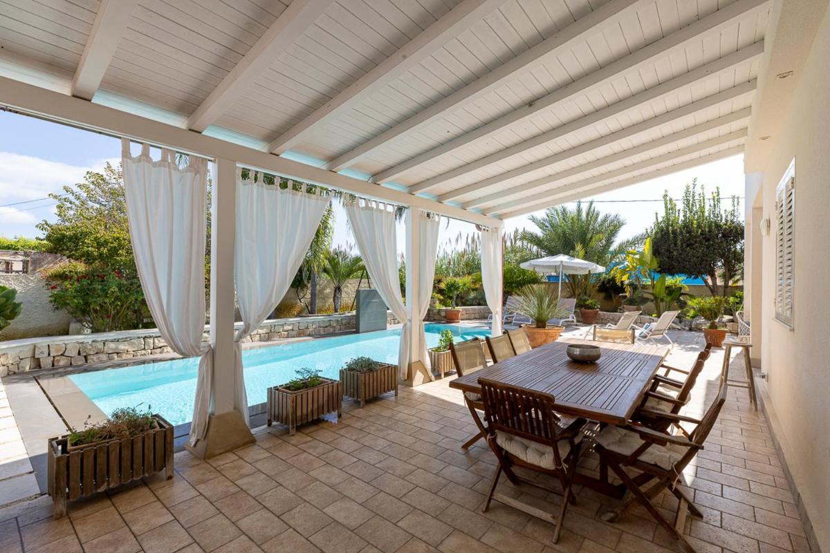 Villa Zamia Con Piscina Santa Maria Del Focallo Buitenkant foto