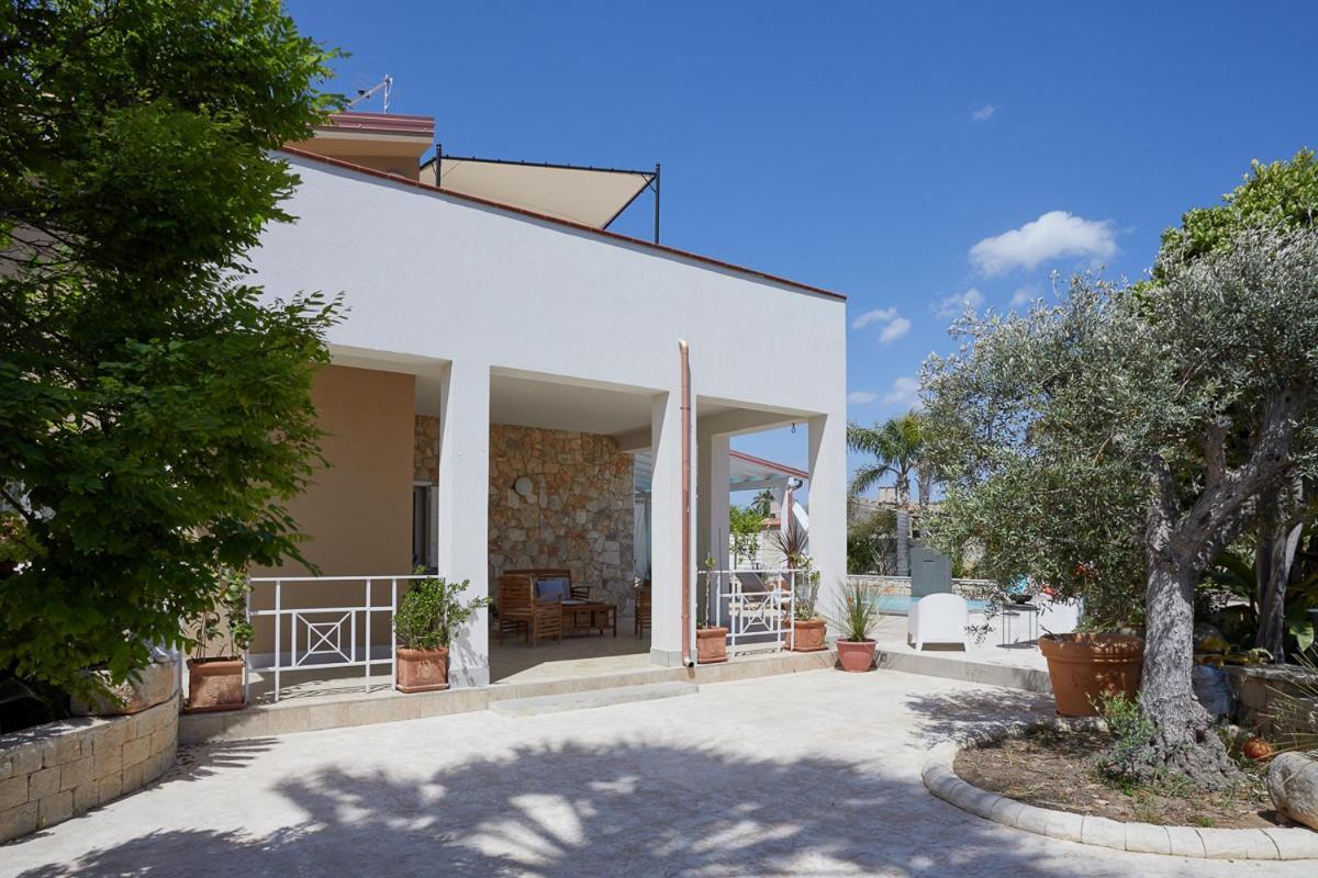 Villa Zamia Con Piscina Santa Maria Del Focallo Buitenkant foto